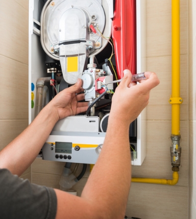 נועם טכנאי גז במעלה אדומים