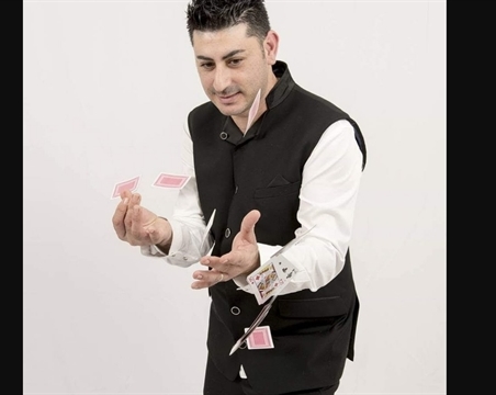 קוסם במעלה אדומים